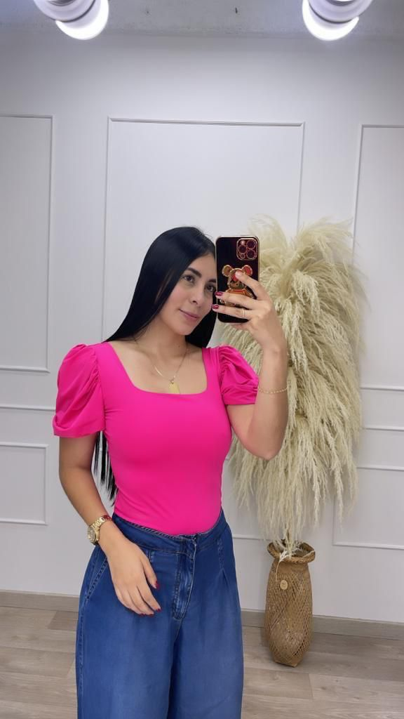 TOP AMELIA